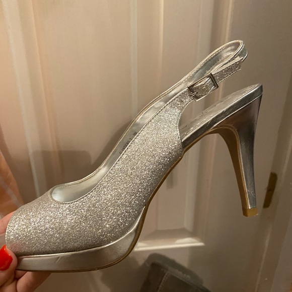 Heels - Picture 2 of 3